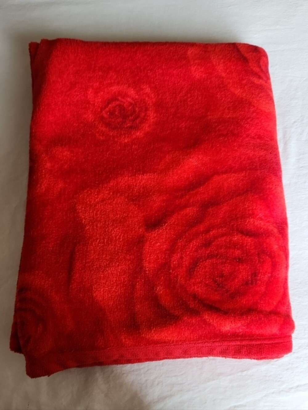 🌹Chinese Laundry Red Rose Plush Bedding Blanket / Throw